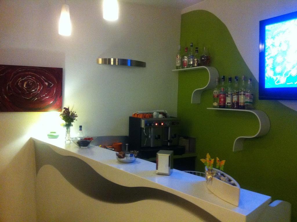 Hotel Milano Ancona Bagian luar foto