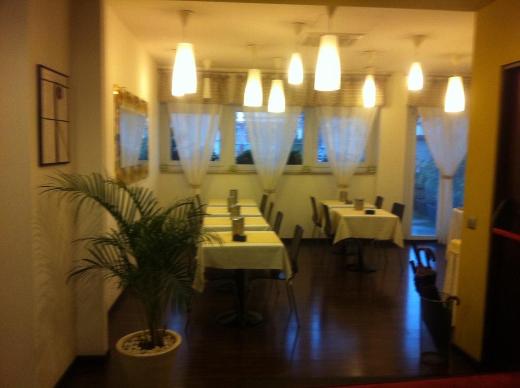 Hotel Milano Ancona Bagian luar foto